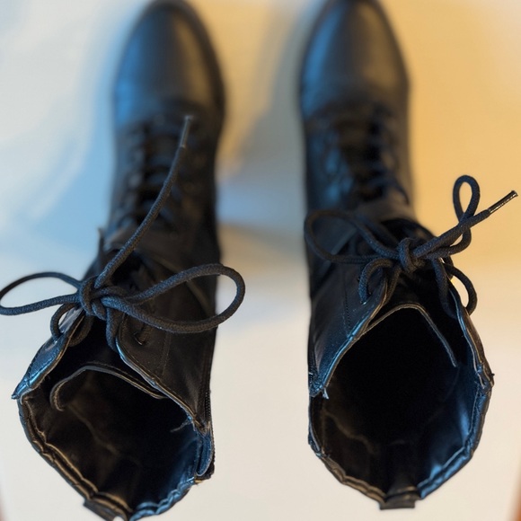 Express Mid Ankle Lug Combat Boots Black Gold Buckle Quilted Side Zip size 9 - Picture 7 of 8